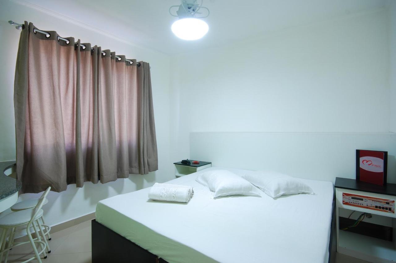 Mirage Motel グアルーリョス エクステリア 写真