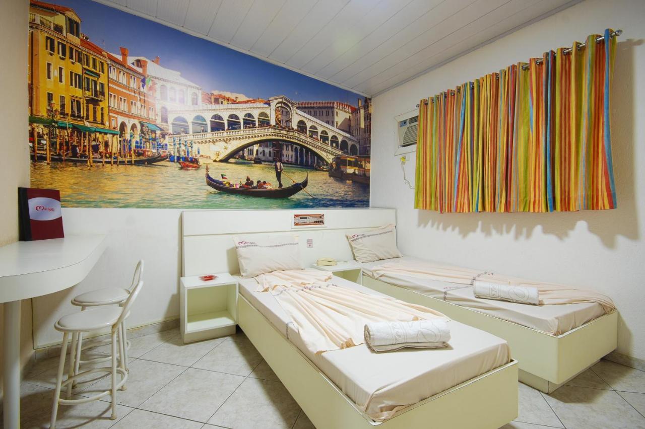 Mirage Motel グアルーリョス エクステリア 写真